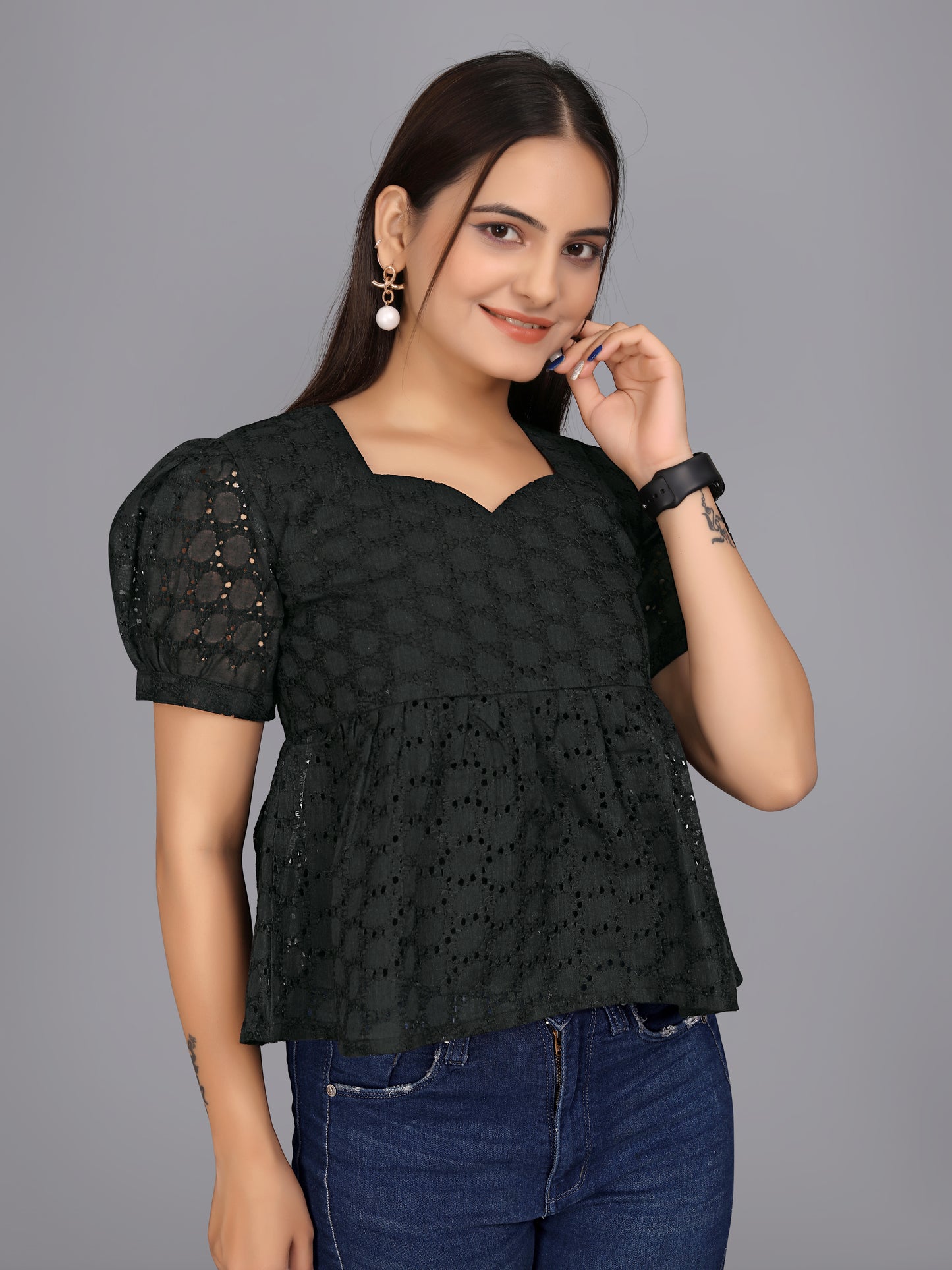 Flaired Hakoba Top With Ballon Sleeves(Black)